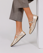 Danseuse Golden Ari-001