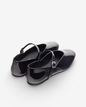 Schwarzer ARI-001 Tänzer