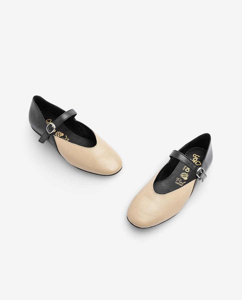 ARI-001 Beige Tänzer