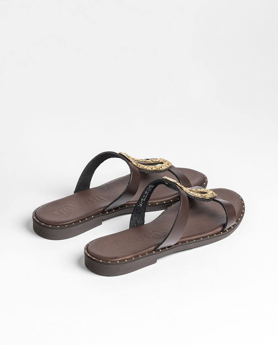 Sandalia plana LARA-270 marrón_40277.jpg