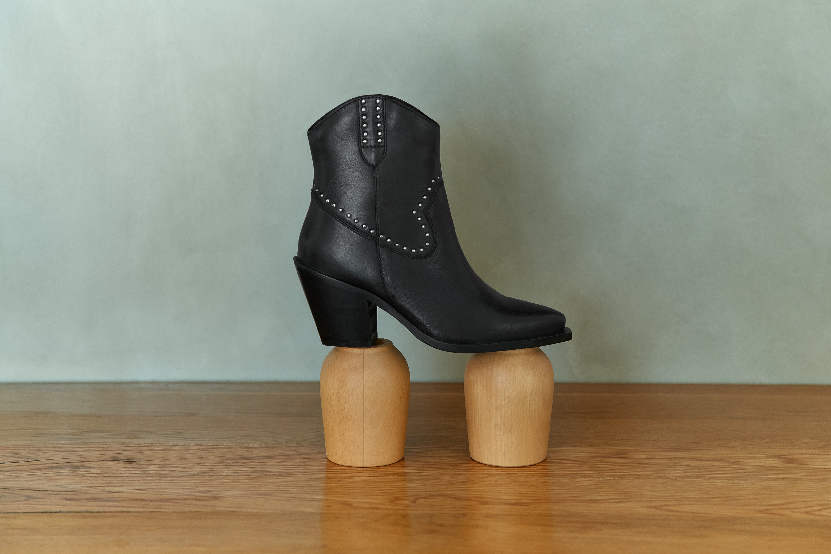 Stivaletto con tacco RID-401 nero